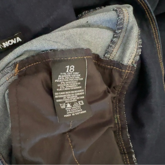 NWOT Button High Rise Fly Jeans Dark Wash Super Stretch Plus Size - Picture 8 of 8